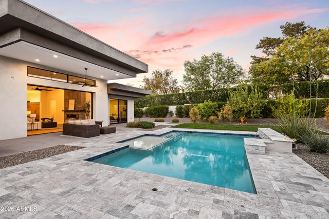 4414 E VERMONT Avenue S, Phoenix, AZ 85018