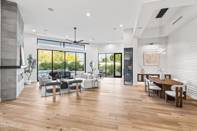 4414 E VERMONT Avenue S, Phoenix, AZ 85018