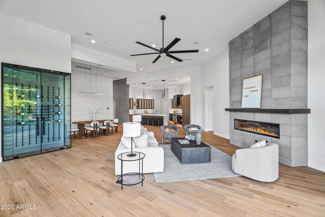 4414 E VERMONT Avenue S, Phoenix, AZ 85018