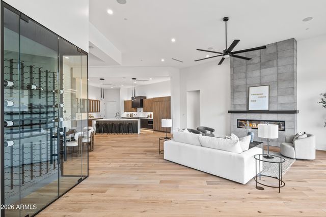 4414 E VERMONT Avenue S, Phoenix, AZ 85018