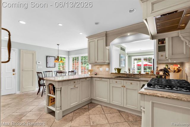 2620 Wendover Road, Bloomfield Hills, MI 48302