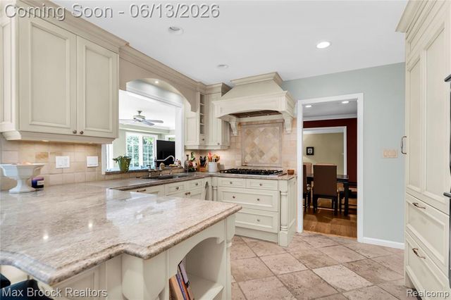 2620 Wendover Road, Bloomfield Hills, MI 48302