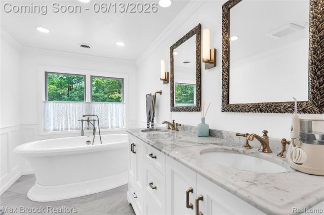 2620 Wendover Road, Bloomfield Hills, MI 48302