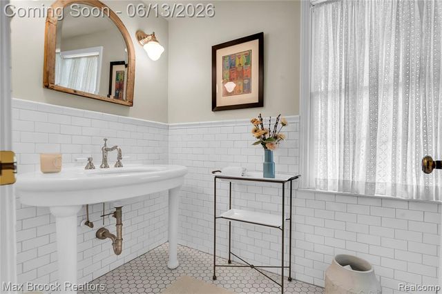 2620 Wendover Road, Bloomfield Hills, MI 48302