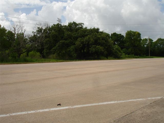 3207 W Parkwood Avenue, Friendswood, TX 77546
