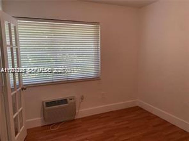 1995 Marseille Dr 2, Miami Beach, FL 33141