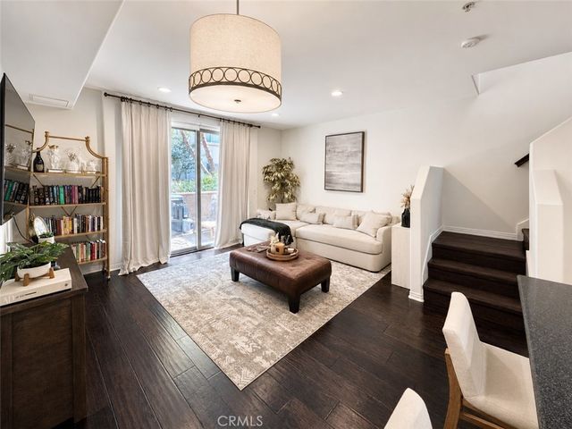 931 E Walnut Street 213, Pasadena, CA 91106