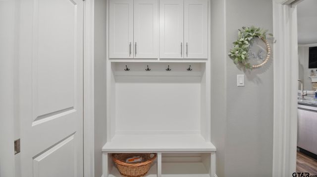 14144 Foxtail Dr, Flint, TX 75762