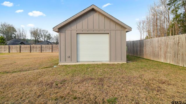 14144 Foxtail Dr, Flint, TX 75762