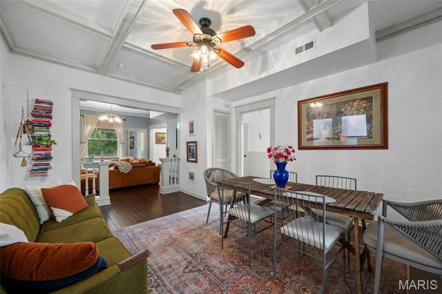 6539 Bartmer Avenue, University City, MO 63130