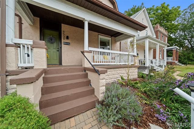 6539 Bartmer Avenue, University City, MO 63130