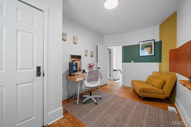 6539 Bartmer Avenue, University City, MO 63130