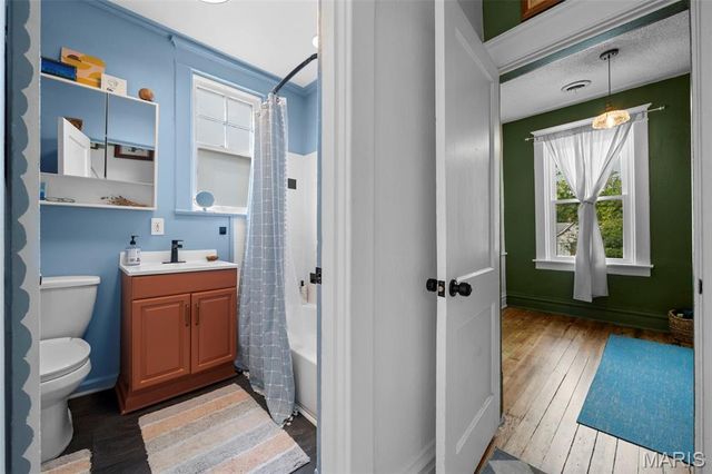 6539 Bartmer Avenue, University City, MO 63130