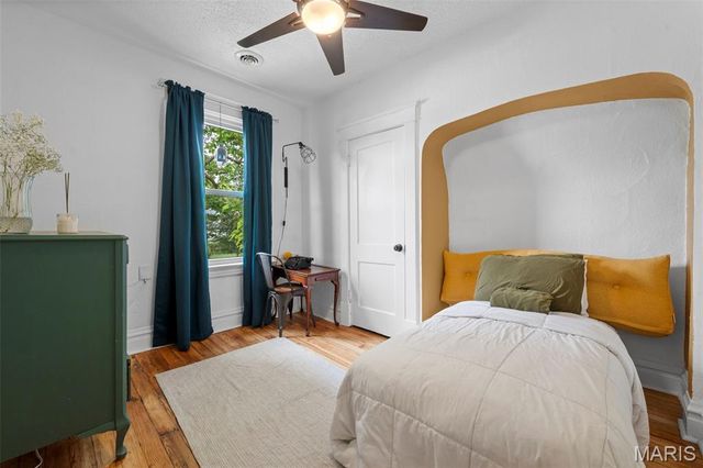 6539 Bartmer Avenue, University City, MO 63130