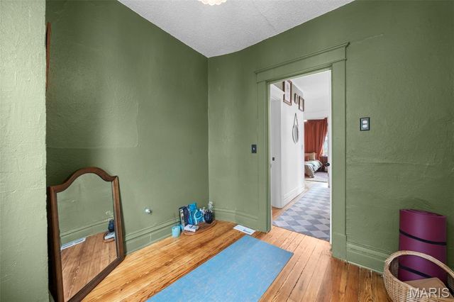 6539 Bartmer Avenue, University City, MO 63130