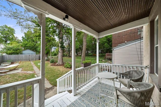 6539 Bartmer Avenue, University City, MO 63130