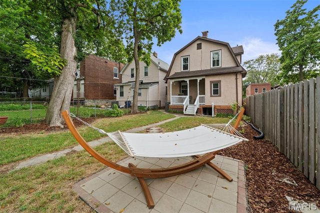 6539 Bartmer Avenue, University City, MO 63130