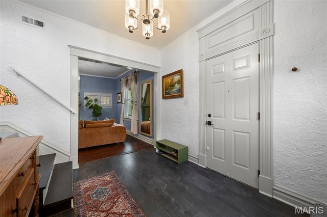 6539 Bartmer Avenue, University City, MO 63130