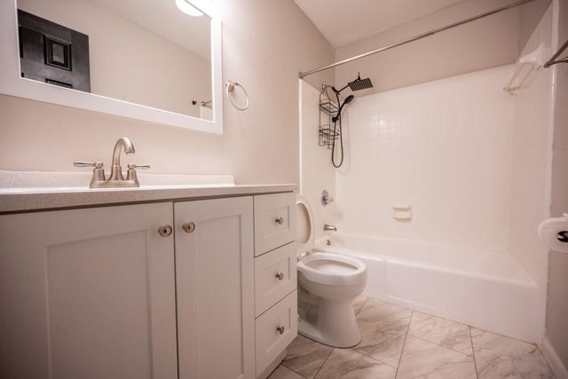 225 Carmel Drive 27, Fort Walton Beach, FL 32547