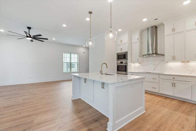 329 Old Shackle Island Rd, Hendersonville, TN 37075