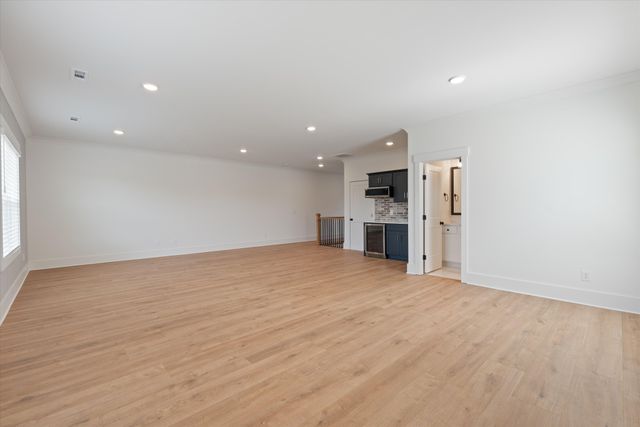 329 Old Shackle Island Rd, Hendersonville, TN 37075