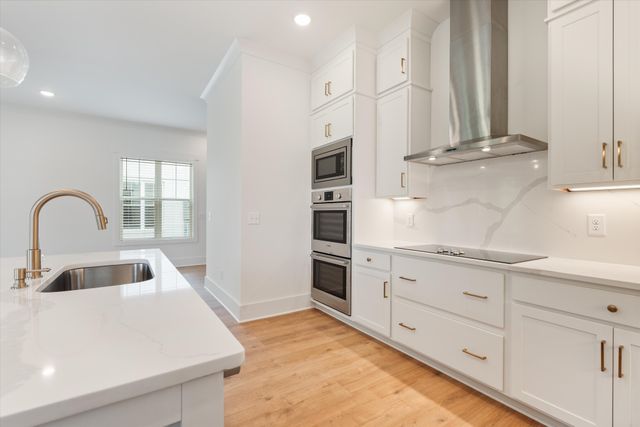 329 Old Shackle Island Rd, Hendersonville, TN 37075