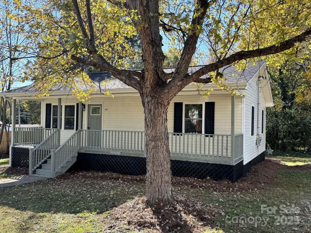 1208 N Ashe Avenue, Newton, NC 28658