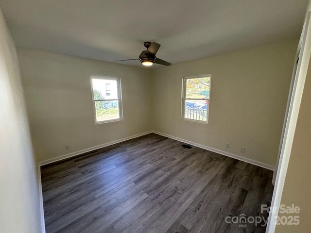 1208 N Ashe Avenue, Newton, NC 28658