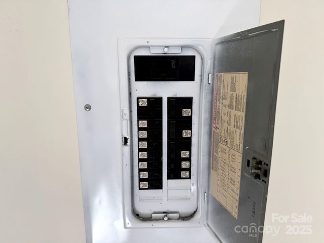 1208 N Ashe Avenue, Newton, NC 28658