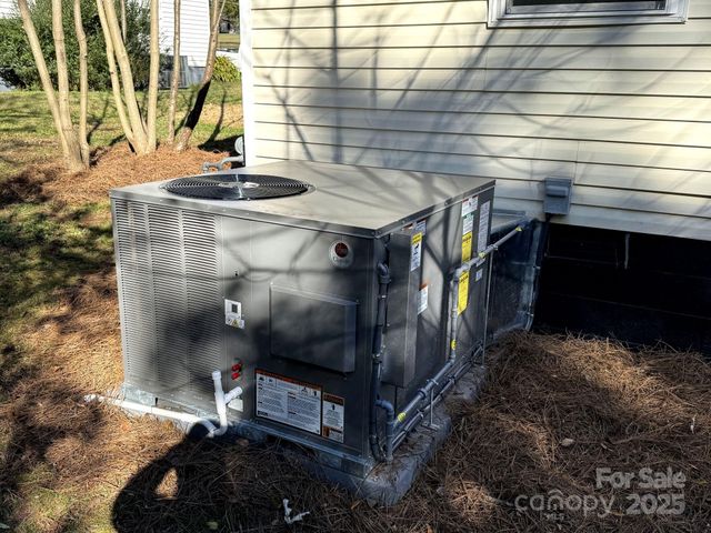 1208 N Ashe Avenue, Newton, NC 28658