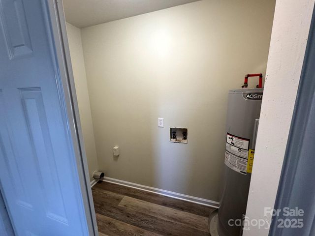 1208 N Ashe Avenue, Newton, NC 28658