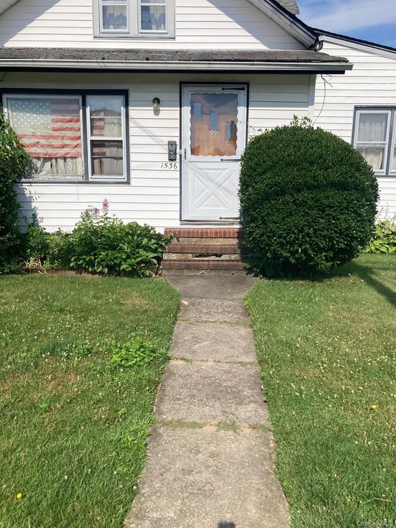 1536 Rhode Avenue, Merrick, NY 11566
