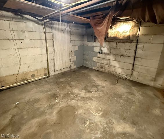 119 Neufer Court, Elyria, OH 44035