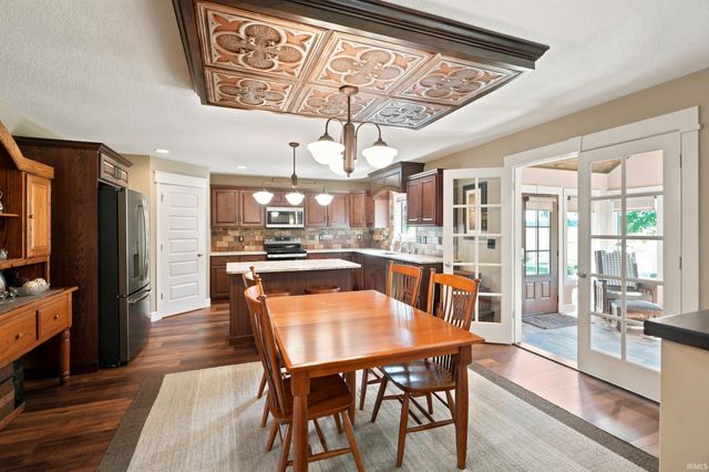 18736 Roselle Cove, Auburn, IN 46706