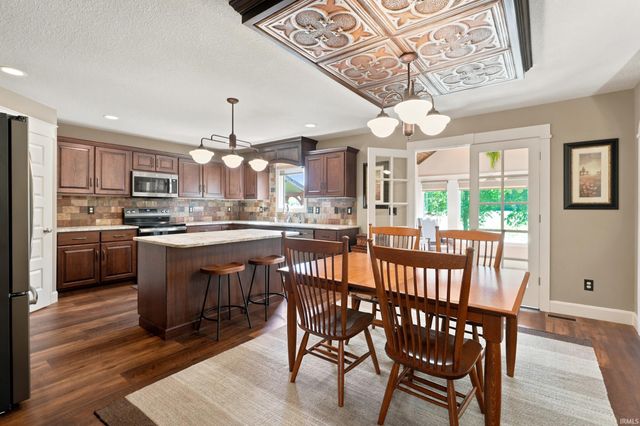 18736 Roselle Cove, Auburn, IN 46706