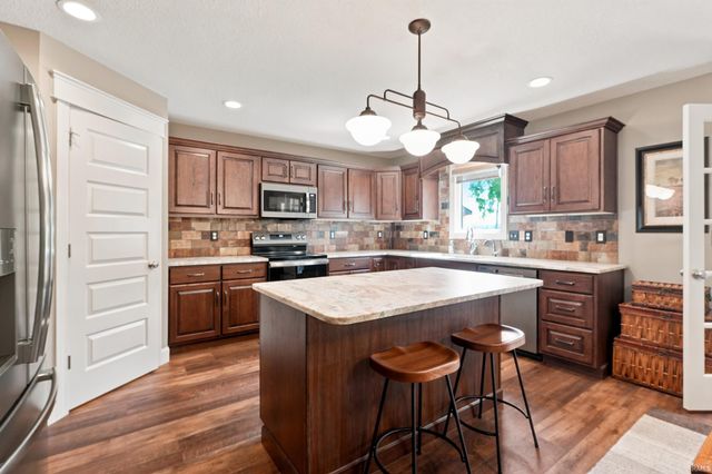 18736 Roselle Cove, Auburn, IN 46706