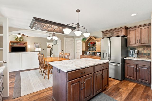 18736 Roselle Cove, Auburn, IN 46706