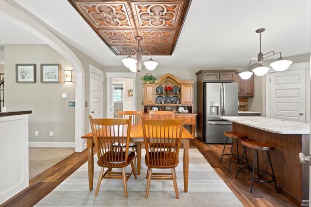 18736 Roselle Cove, Auburn, IN 46706