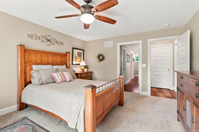18736 Roselle Cove, Auburn, IN 46706