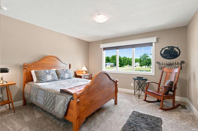 18736 Roselle Cove, Auburn, IN 46706