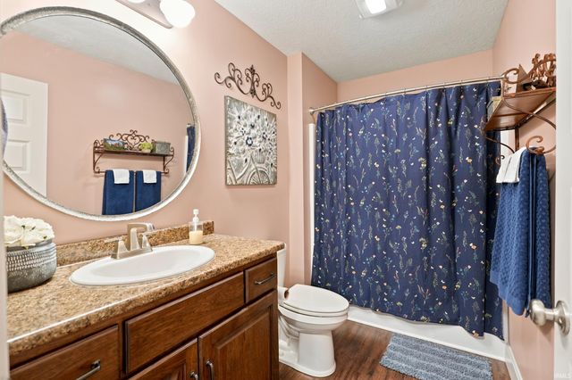 18736 Roselle Cove, Auburn, IN 46706