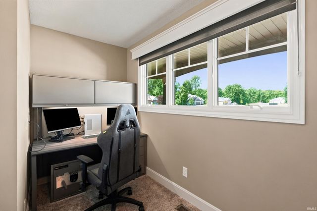18736 Roselle Cove, Auburn, IN 46706