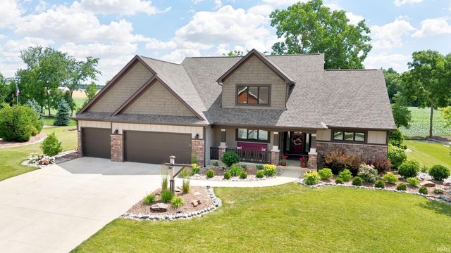 18736 Roselle Cove, Auburn, IN 46706