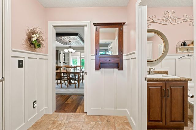 18736 Roselle Cove, Auburn, IN 46706