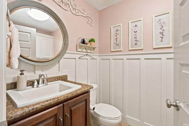 18736 Roselle Cove, Auburn, IN 46706