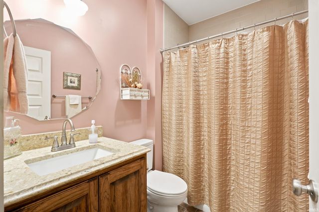 18736 Roselle Cove, Auburn, IN 46706