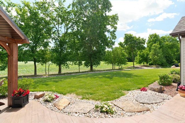18736 Roselle Cove, Auburn, IN 46706