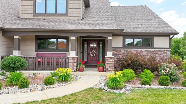 18736 Roselle Cove, Auburn, IN 46706