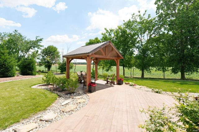 18736 Roselle Cove, Auburn, IN 46706