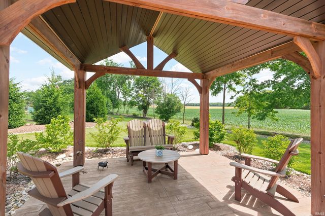 18736 Roselle Cove, Auburn, IN 46706